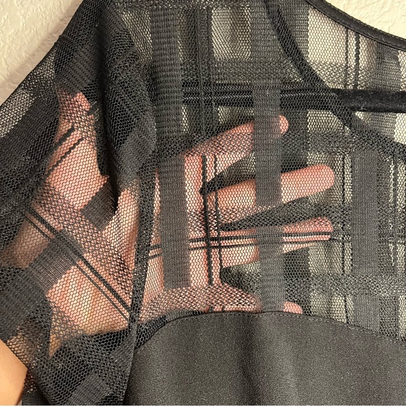 DISCOUNTED Forever 21 Plus Black Jumpsuit with Mesh Upper Short Sleeve 1X - Picture 5 of 11